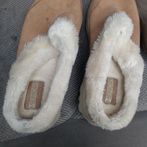 This is the warm shoes size 7 enjoy